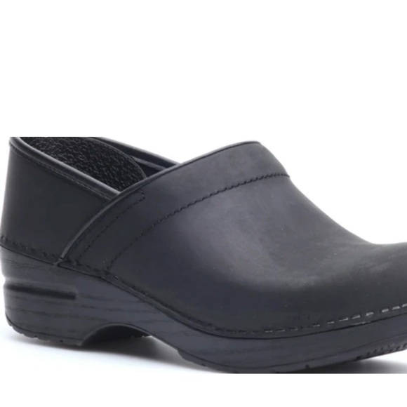 Dansko Shoes - Dansko black clogs